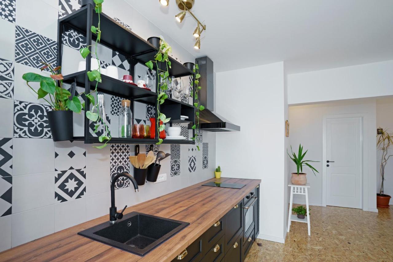 4-Star Apartments Bianco Kaštela Exteriér fotografie
